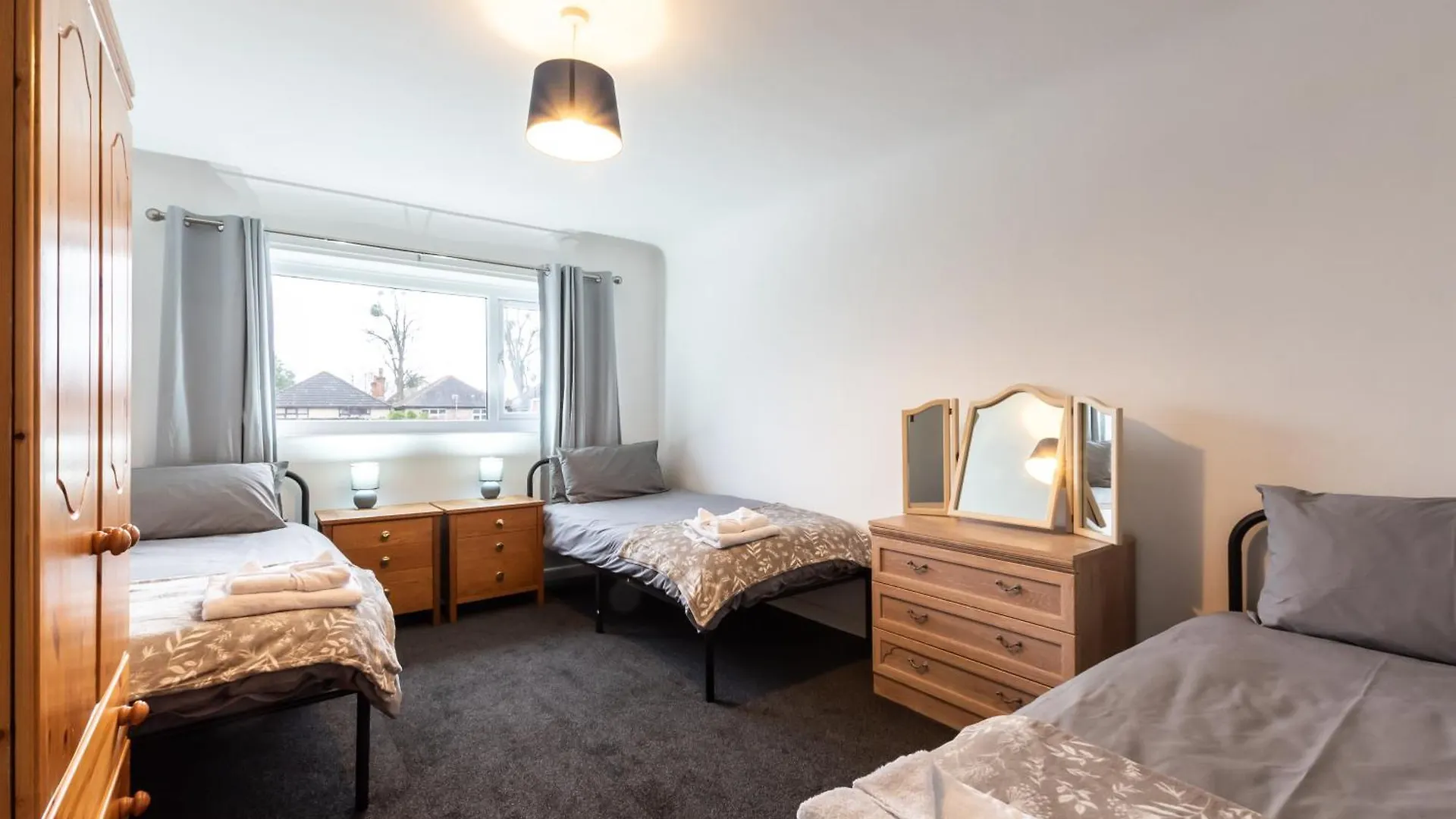 Central Modern Flat In Southampton, Sleeps 5, Free Off-Road Parking, Close To Hospital, Cruise Terminal And Centre, Great For Contractors, Friends & Families 0*, Southampton United Kingdom