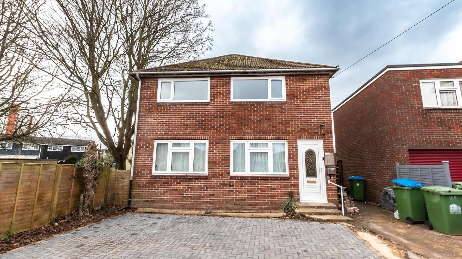 Apartment Central Modern Flat In Southampton, Sleeps 5, Free Off-Road Parking, Close To Hospital, Cruise Terminal And Centre, Great For Contractors, Friends & Families